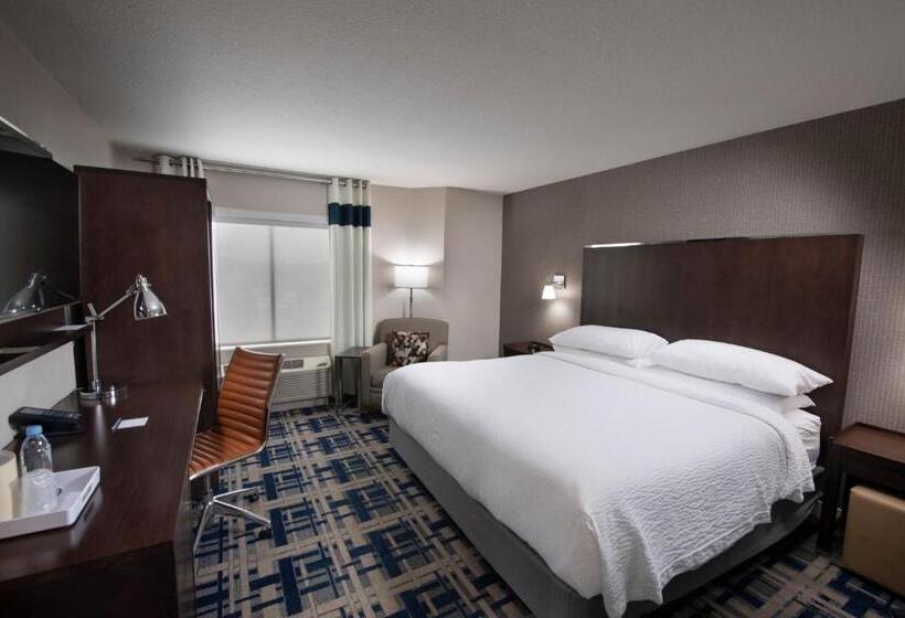 غرفة كلاسيكية سرير كينج, Four Points By Sheraton Charlotte  Lake Norman