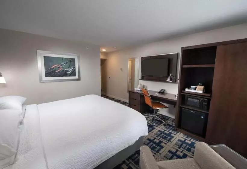 クイーンサイズベッドのクラシックルーム, Four Points By Sheraton Charlotte  Lake Norman