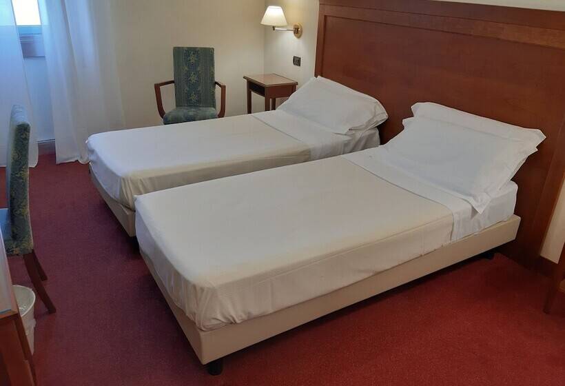 חדר סטנדרט, Hr