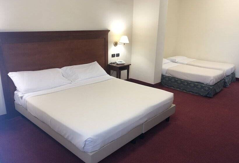 חדר סופריור לארבעה, Hr