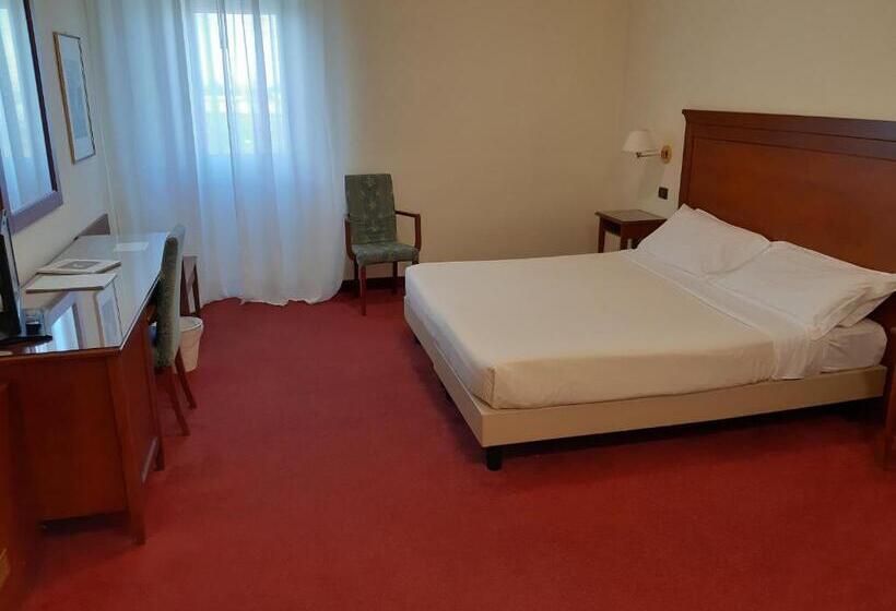 חדר סטנדרט, Hr