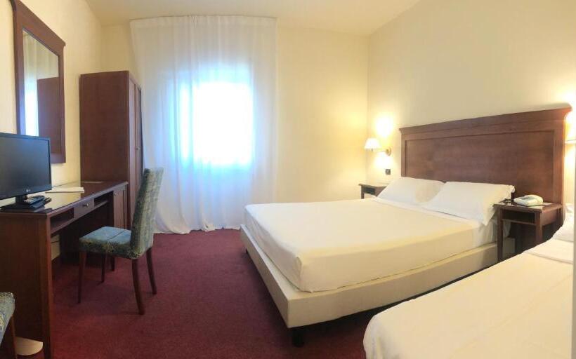 חדר סופריור לארבעה, Hr