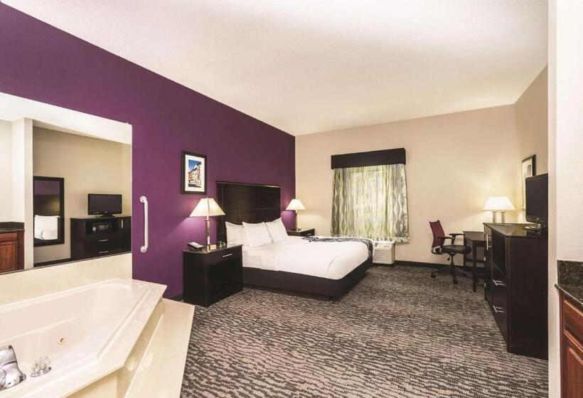 Deluxe Suite King Bed, La Quinta Inn & Suites By Wyndham Louisville East