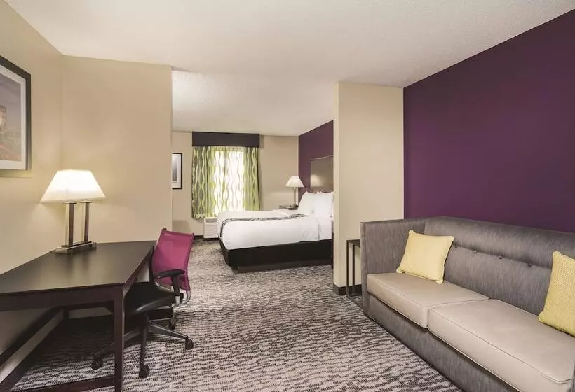 デラックスルーム, La Quinta Inn & Suites By Wyndham Louisville East