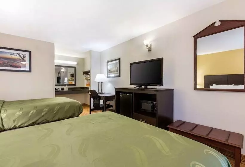 2ダブルベッドのスタンダードルーム, Quality Inn Arab Hwy 231