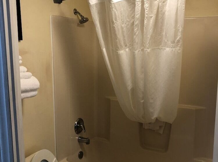 Номер Стандарт 2 Двуспальные Кровати, Quality Inn Laurinburg
