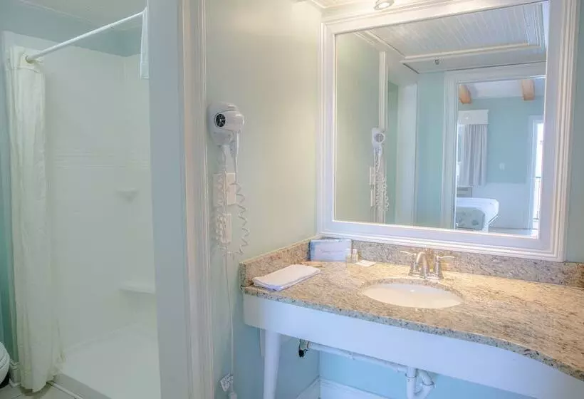 اتاق استاندارد با تخت بزرگ, Sea And Breeze Hotel And Condo