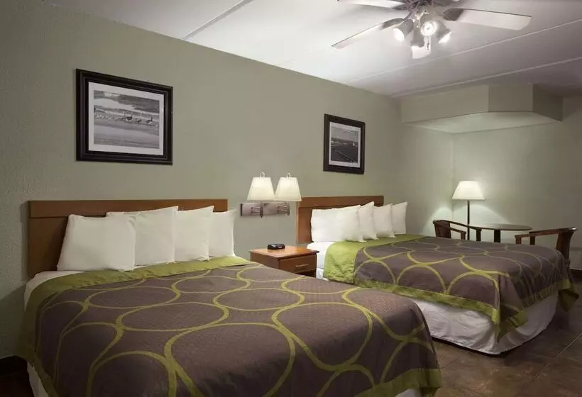 スタンダードスタジオ, Super 8 By Wyndham South Padre Island