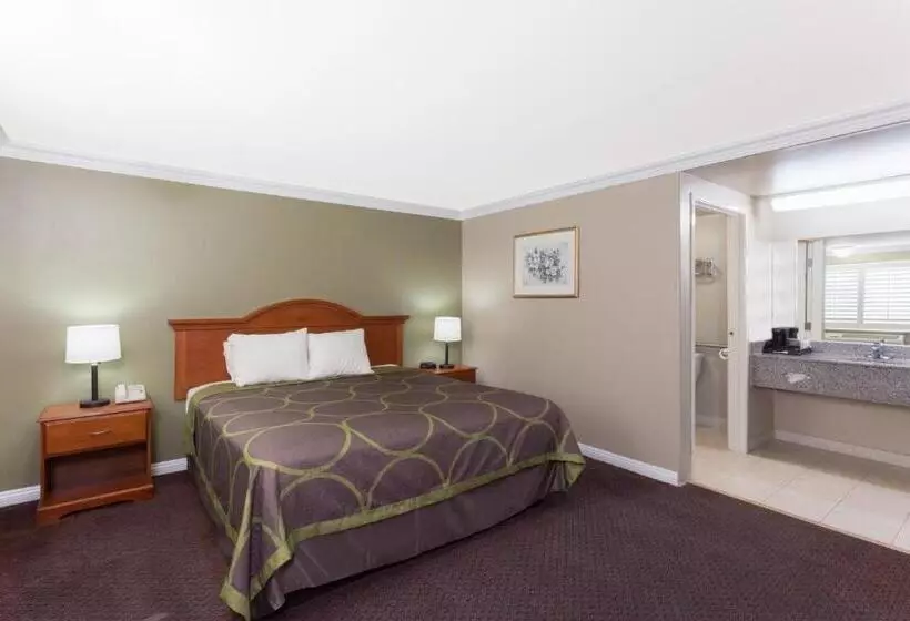 身障者適用キングサイズベッドルーム, Torrance Inn Lax Airport Area