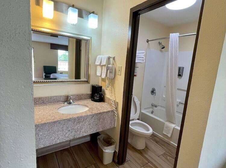 חדר סטנדרט שתי מיטות זוגיות, Motel 6 Forsyth, Ga Tift College