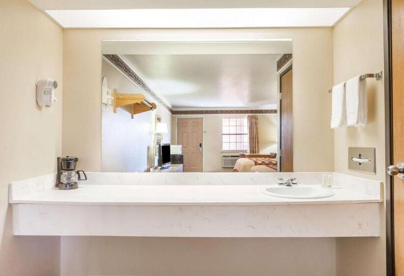 스탠다드 룸 킹사이즈 침대, Super 8 By Wyndham Mount Vernon