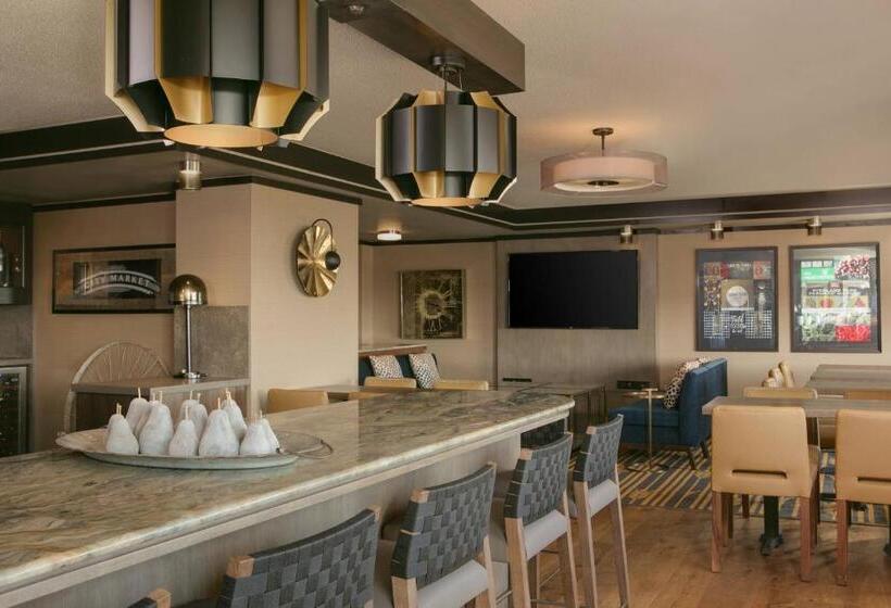 클럽 룸, Sheraton Overland Park Hotel At The Convention Center