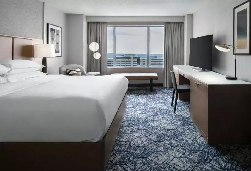 スイート, Sheraton Overland Park Hotel At The Convention Center