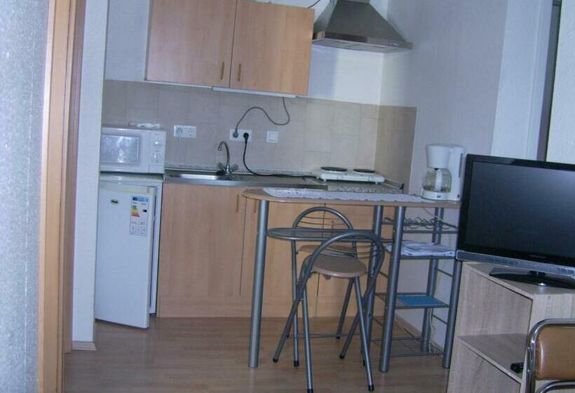 חדר סטנדרט לשלושה, Gasthaus Zur Traube