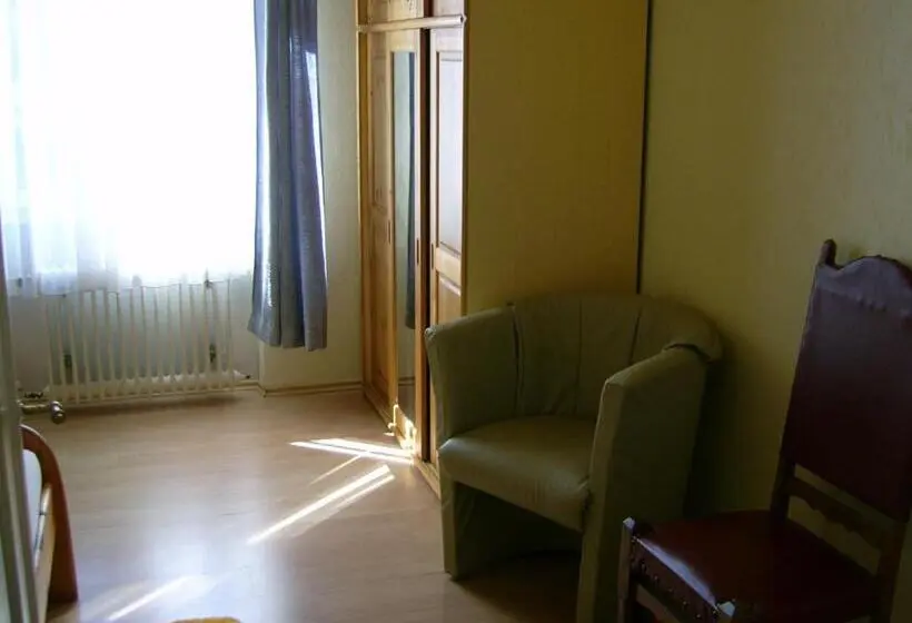 バスルーム共同エコノミー4人部屋, Gasthaus Zur Traube
