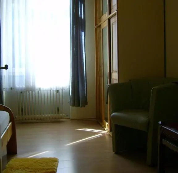 バスルーム共同エコノミー4人部屋, Gasthaus Zur Traube