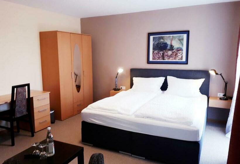 エコノミールーム, Restaurant Denis