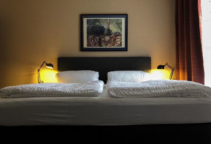 スタンダードルーム, Restaurant Denis