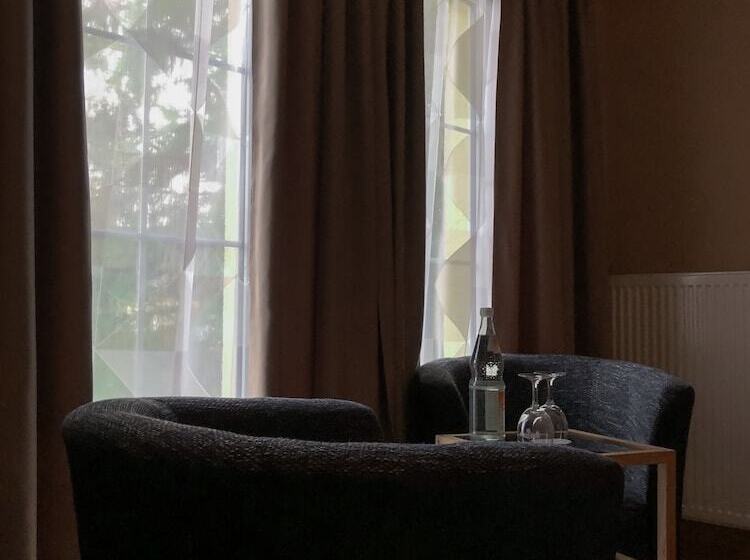 スタンダードルーム, Restaurant Denis