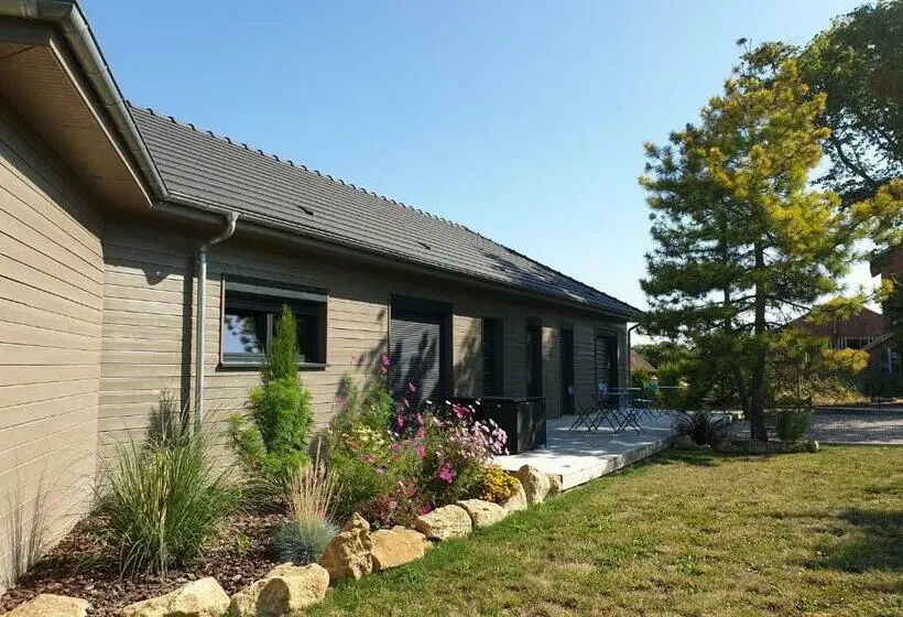 スタンダードルーム, Cosy Wood House