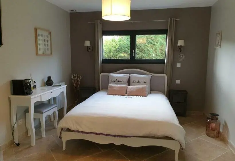 スタンダードルーム, Cosy Wood House