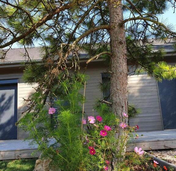 Семейный Номер Вид на Сад, Cosy Wood House