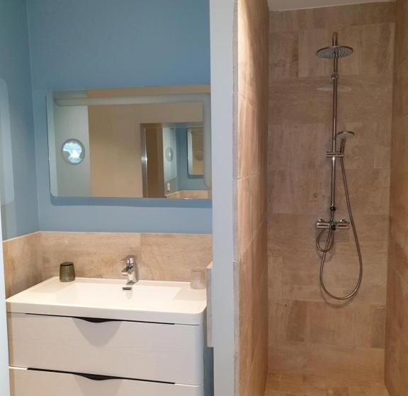 Семейный Номер Вид на Сад, Cosy Wood House