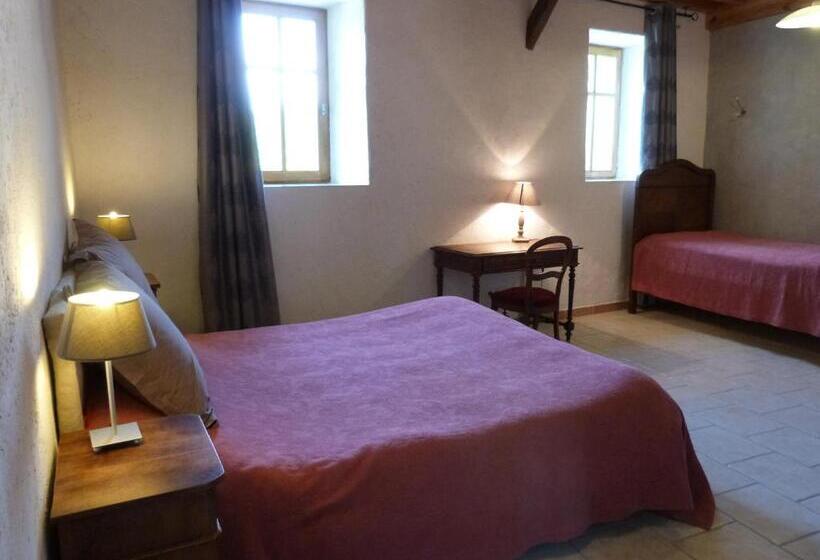 غرفة قياسية ثلاثية, Domaine Du Clap