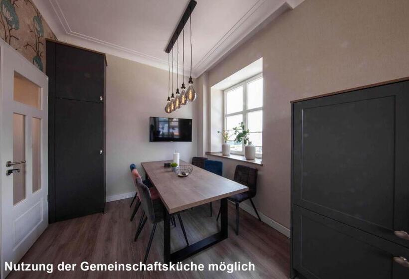 Полулюкс, Altes Amtshaus