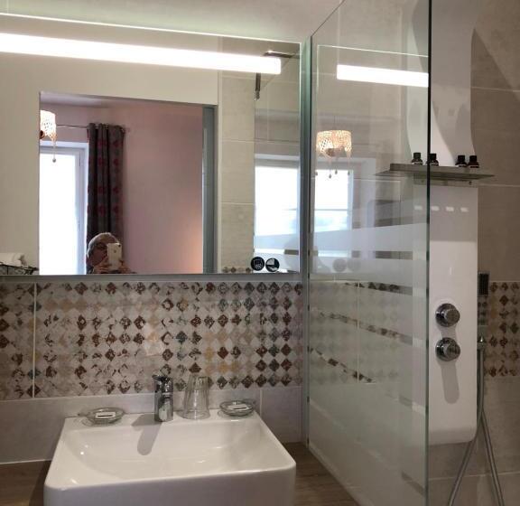 غرفة عائلية, Le Moulin De Lassalle