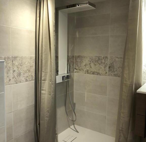 غرفة قياسية, Le Moulin De Lassalle