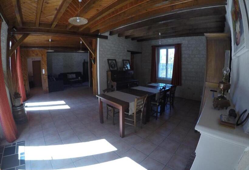 غرفة ديلوكس, L Autre Monde