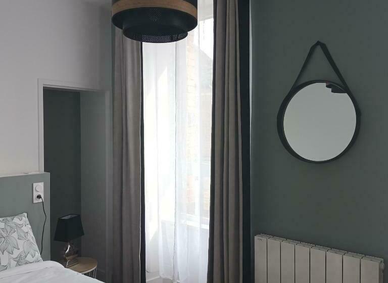 شقة غرفة واحدة, Le Ricordeau