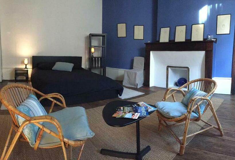 חדר סטנדרט, Au Détour Du Larrech