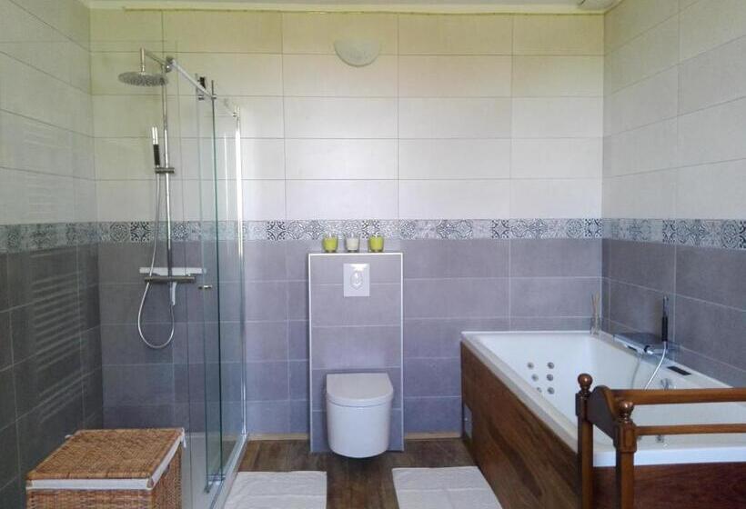 스위트 킹사이즈 침대, Chez Casimir