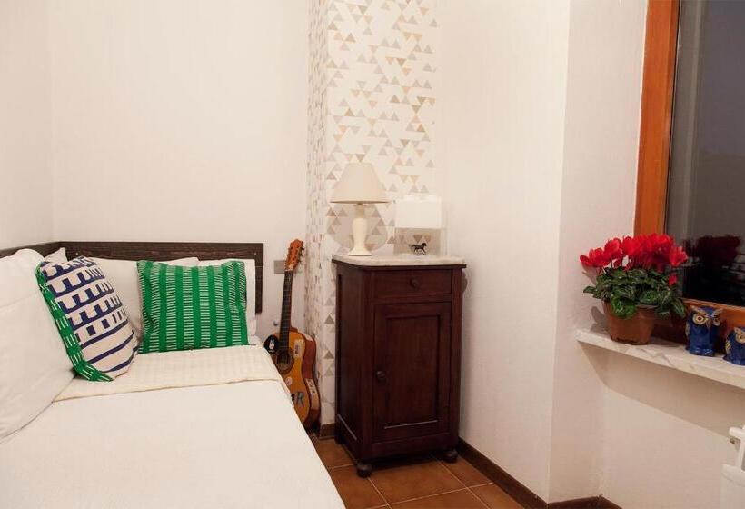 标准三人间, Ca Luni