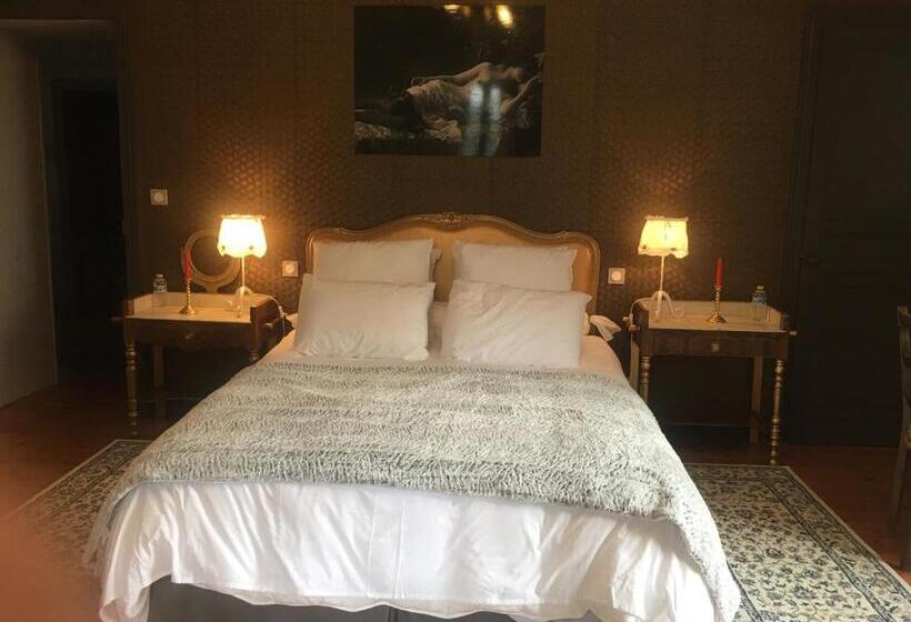 스탠다드 룸 킹사이즈 침대, Le Petit Château Des Cedres