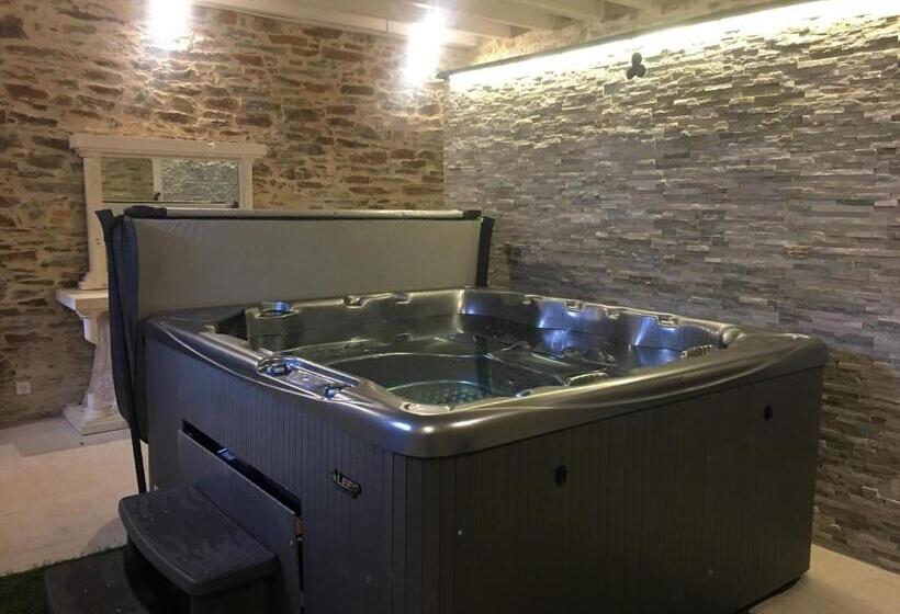 Семейный Номер Deluxe, Le Petit Château Des Cedres