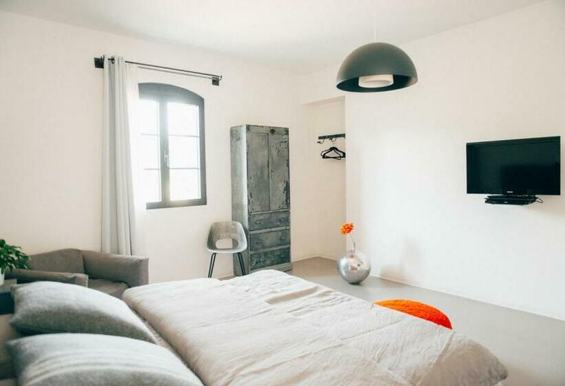 高级大房间, Metafort