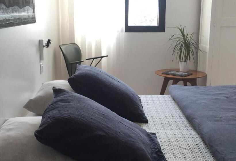 キングサイズベッドのスーペリアルーム, Metafort