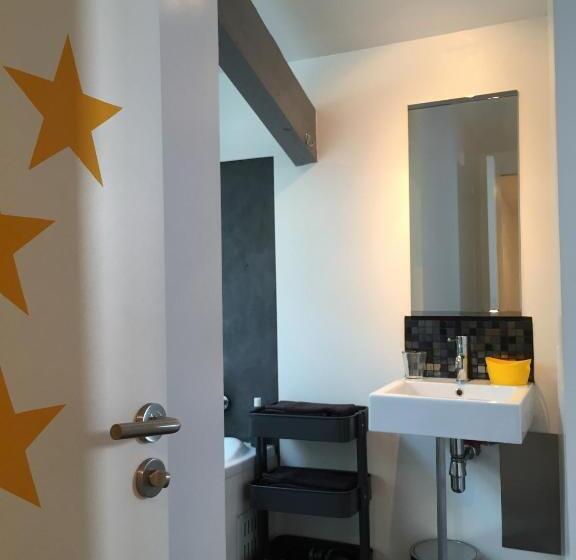 高级大房间, Metafort