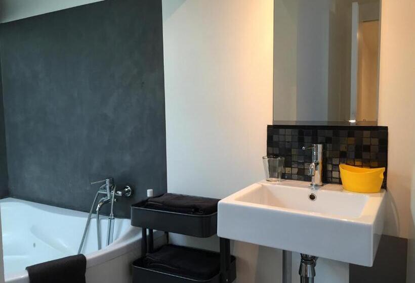 スーペリアールーム, Metafort