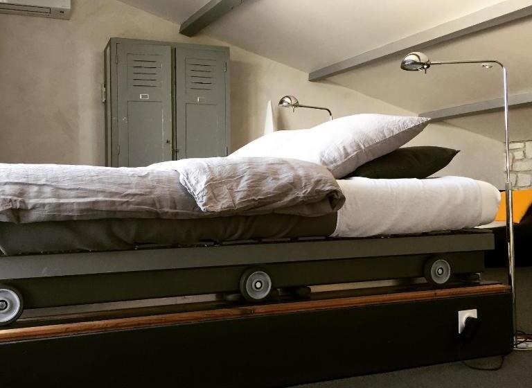 スーペリアールーム, Metafort