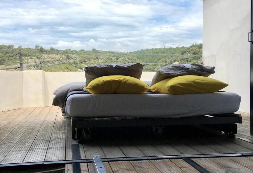 高级大房间, Metafort