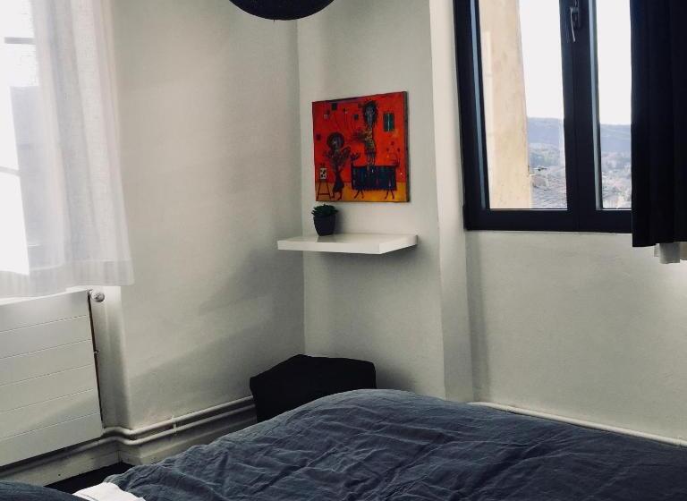 スタンダードトリプルルーム, Metafort