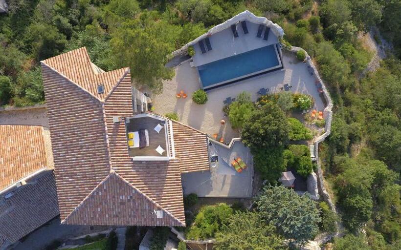 キングサイズベッドのスーペリアルーム, Metafort