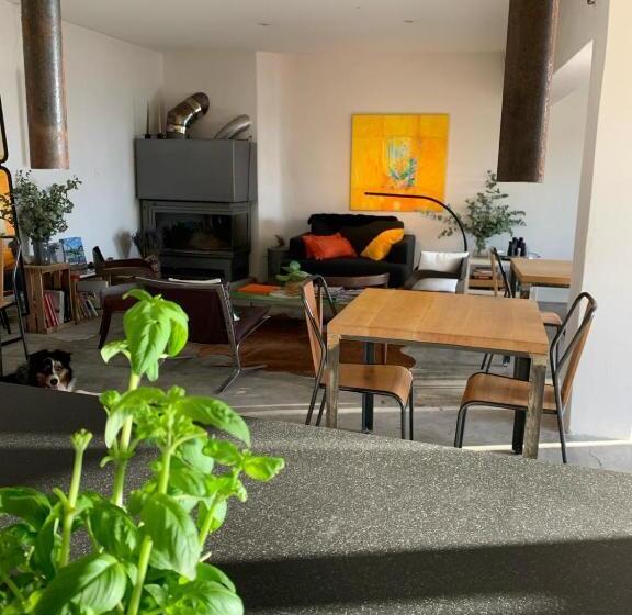 キングサイズベッドのスーペリアルーム, Metafort