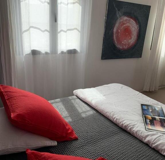 带大床的豪华间, Metafort