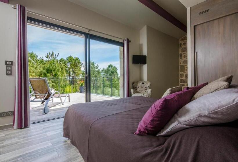 带泳池的标准三人间, Le Mas De Baume