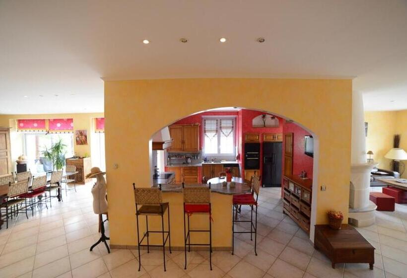 منزل غرفة نوم واحدة, B&b En Champagne